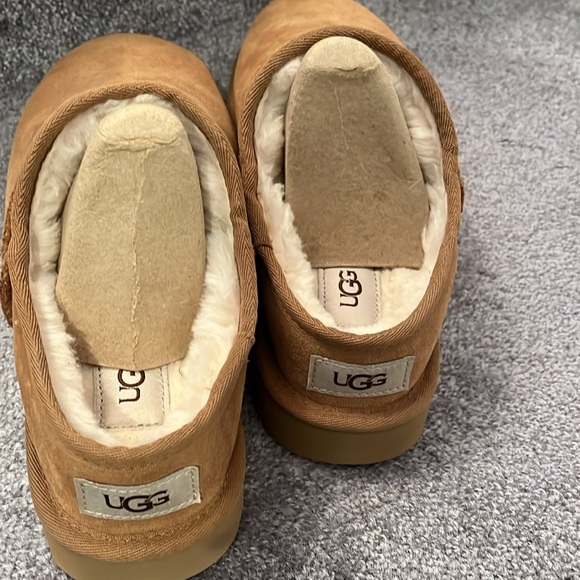 Brand New Never Worn Mens Ugg Slippers - Picture 2 of 7